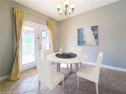 239 Buttercup Court, Waterloo, ON - Indoor Photo Showing Dining Room