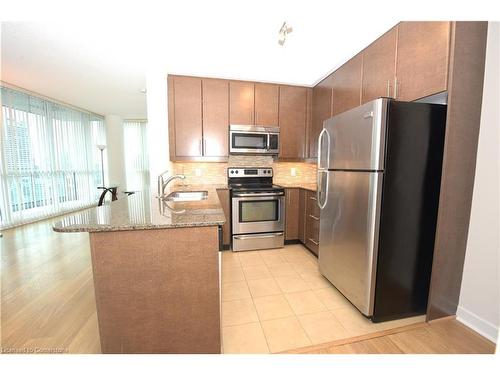 3603-33 Bay Street, Toronto, ON - Indoor Photo Showing Kitchen