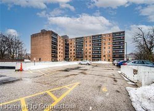 201-29 West Avenue, Kitchener, ON - Outdoor