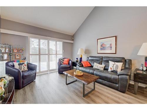 11D-350 Doon Valley Drive, Kitchener, ON - Indoor Photo Showing Living Room