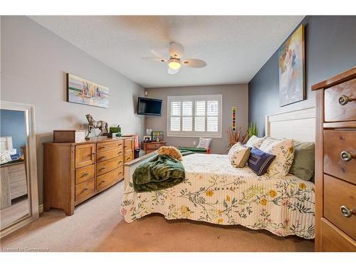 11D-350 Doon Valley Drive, Kitchener, ON - Indoor Photo Showing Bedroom