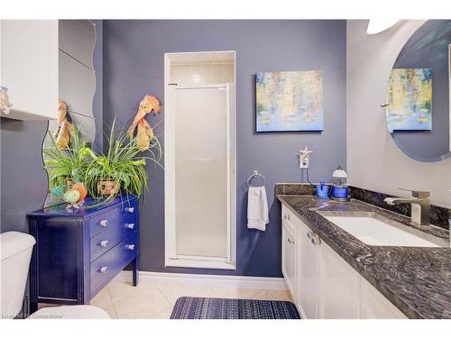 11D-350 Doon Valley Drive, Kitchener, ON - Indoor Photo Showing Bathroom