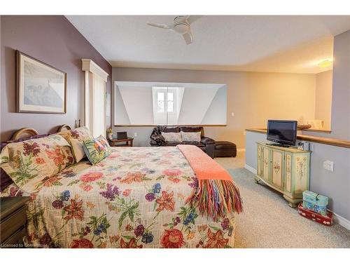 11D-350 Doon Valley Drive, Kitchener, ON - Indoor Photo Showing Bedroom