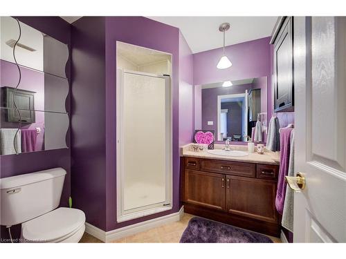 11D-350 Doon Valley Drive, Kitchener, ON - Indoor Photo Showing Bathroom