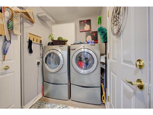 11D-350 Doon Valley Drive, Kitchener, ON - Indoor Photo Showing Laundry Room