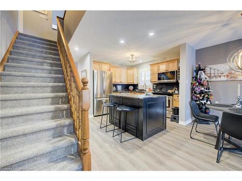 11D-350 Doon Valley Drive, Kitchener, ON - Indoor Photo Showing Kitchen