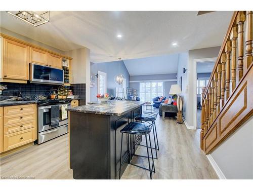 11D-350 Doon Valley Drive, Kitchener, ON - Indoor Photo Showing Kitchen