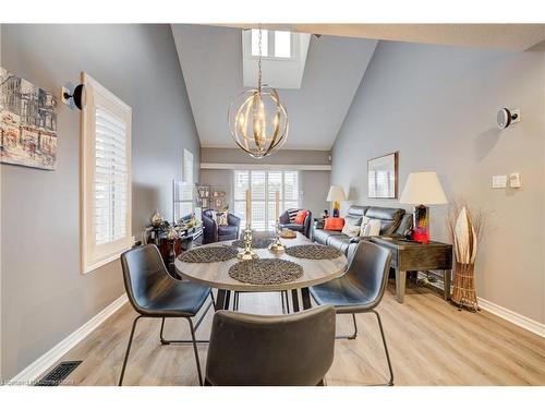 11D-350 Doon Valley Drive, Kitchener, ON - Indoor Photo Showing Dining Room