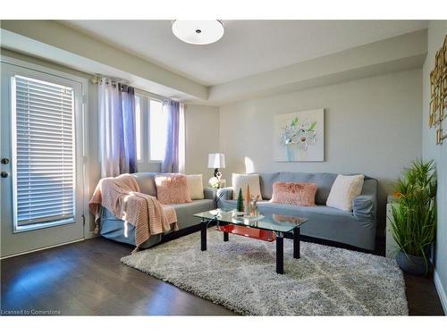 21C-388 Old Huron Road Road, Kitchener, ON - Indoor Photo Showing Living Room