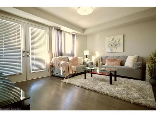 21C-388 Old Huron Road Road, Kitchener, ON - Indoor Photo Showing Living Room