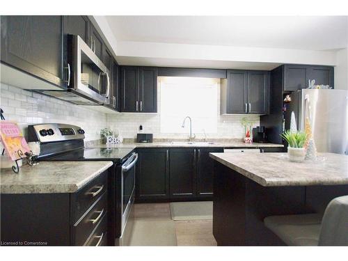 21C-388 Old Huron Road Road, Kitchener, ON - Indoor Photo Showing Kitchen With Upgraded Kitchen