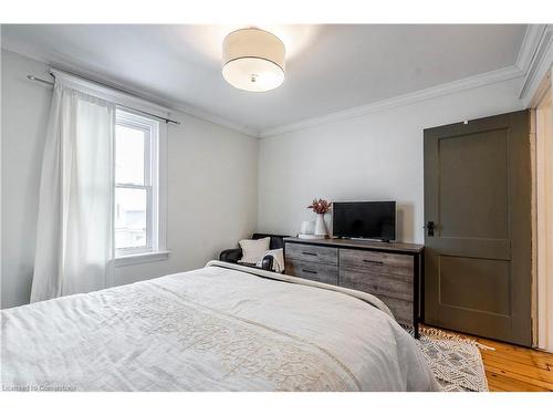 319 Douro Street, Stratford, ON - Indoor Photo Showing Bedroom