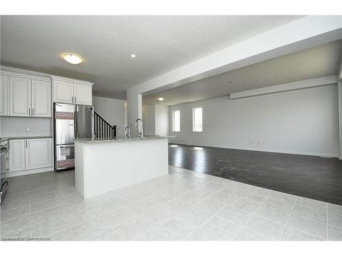 A-152 Rockcliffe Drive, Kitchener, ON - Indoor Photo Showing Kitchen