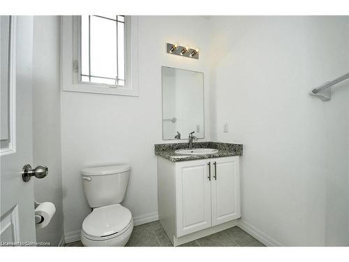 A-152 Rockcliffe Drive, Kitchener, ON - Indoor Photo Showing Bathroom