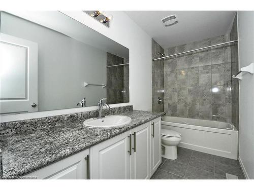 A-152 Rockcliffe Drive, Kitchener, ON - Indoor Photo Showing Bathroom