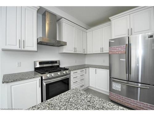 A-152 Rockcliffe Drive, Kitchener, ON - Indoor Photo Showing Kitchen