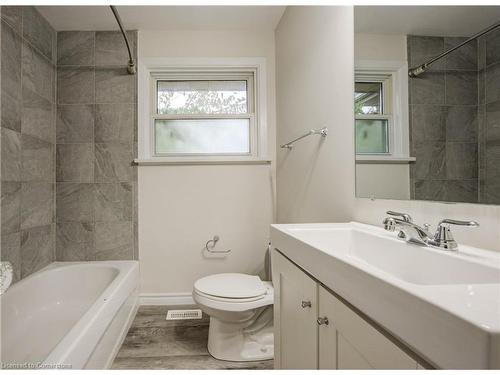 214 Clark Avenue, Kitchener, ON - Indoor Photo Showing Bathroom