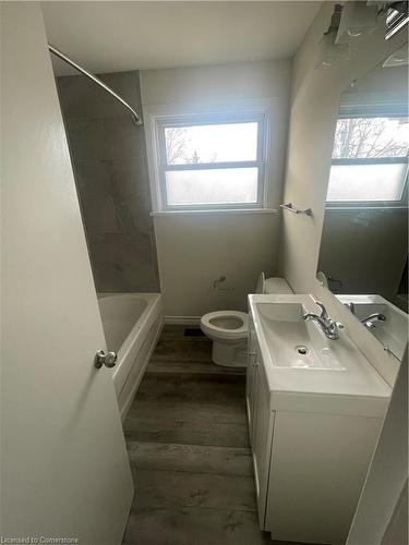 214 Clark Avenue, Kitchener, ON - Indoor Photo Showing Bathroom