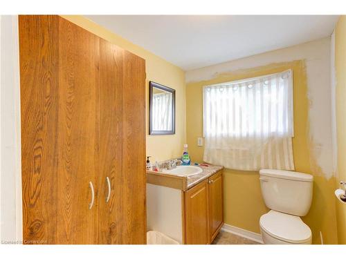 37 Elora Street S, Clifford, ON - Indoor Photo Showing Bathroom