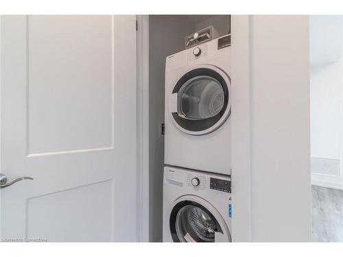 212-251 Northfield Drive, Waterloo, ON - Indoor Photo Showing Laundry Room