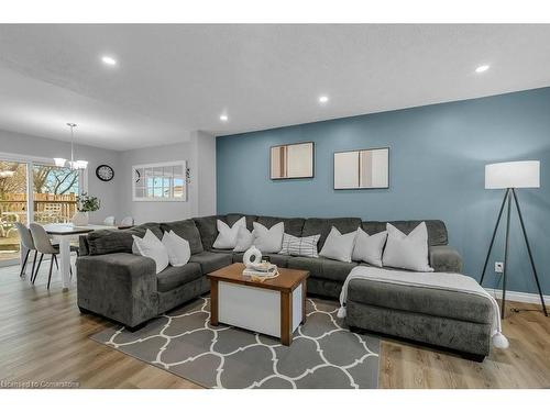 770 Kincaid Street, Listowel, ON - Indoor Photo Showing Living Room