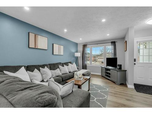 770 Kincaid Street, Listowel, ON - Indoor Photo Showing Living Room