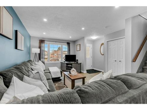 770 Kincaid Street, Listowel, ON - Indoor Photo Showing Living Room