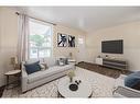 73 Albany Avenue, Hamilton, ON  - Indoor Photo Showing Living Room 