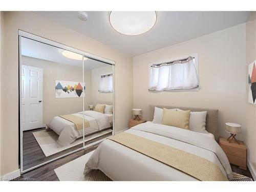 73 Albany Avenue, Hamilton, ON - Indoor Photo Showing Bedroom