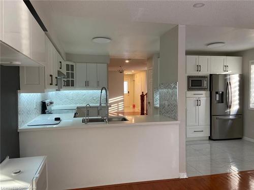 1449 Spring Garden Court, Mississauga, ON - Indoor Photo Showing Kitchen