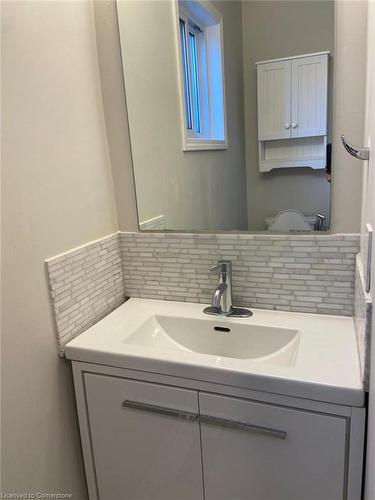 1449 Spring Garden Court, Mississauga, ON - Indoor Photo Showing Bathroom