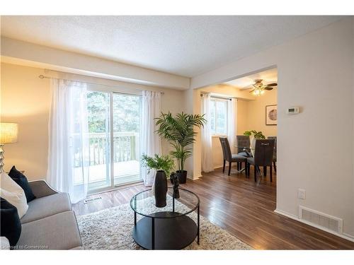 5-171 Ferguson Drive, Woodstock, ON - Indoor Photo Showing Living Room