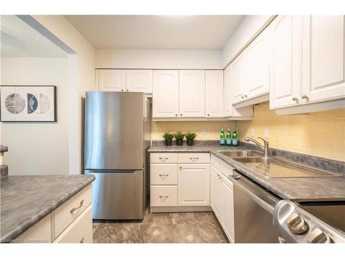 5-171 Ferguson Drive, Woodstock, ON - Indoor Photo Showing Kitchen With Double Sink