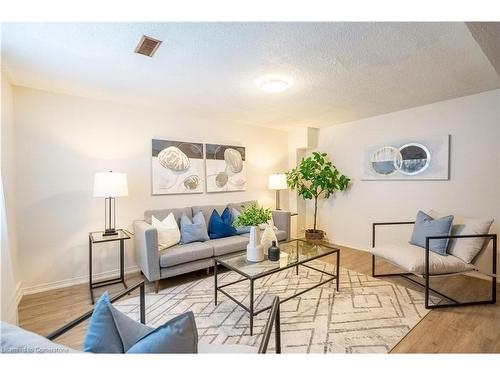 5-171 Ferguson Drive, Woodstock, ON - Indoor Photo Showing Living Room