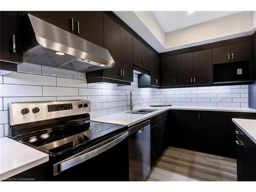 22-261 Woodbine Avenue, Kitchener, ON - Indoor Photo Showing Kitchen With Double Sink