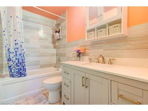 18 Spring Street, Drayton, ON - Indoor Photo Showing Bathroom