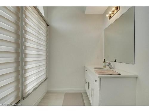 95 Georgina Street, Kitchener, ON - Indoor Photo Showing Bathroom