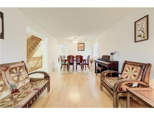 454 Timbercroft Crescent, Waterloo, ON - Indoor Photo Showing Living Room