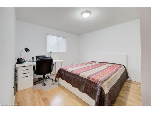 454 Timbercroft Crescent, Waterloo, ON - Indoor Photo Showing Bedroom