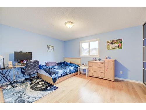 454 Timbercroft Crescent, Waterloo, ON - Indoor Photo Showing Bedroom