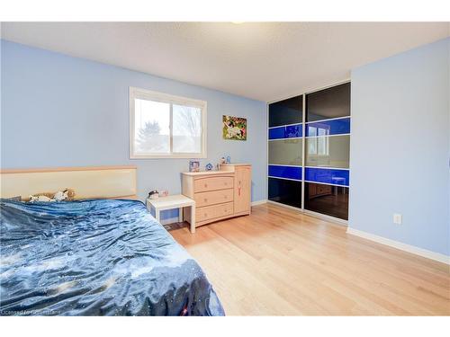 454 Timbercroft Crescent, Waterloo, ON - Indoor Photo Showing Bedroom