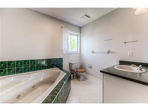 526 Westfield Drive, Waterloo, ON - Indoor Photo Showing Bathroom