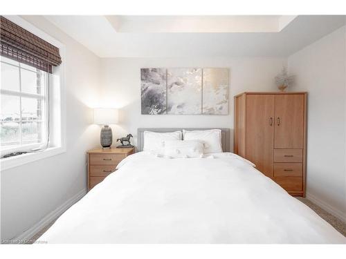 2C-255 Maitland Street, Kitchener, ON - Indoor Photo Showing Bedroom