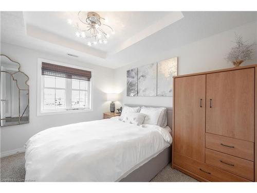 2C-255 Maitland Street, Kitchener, ON - Indoor Photo Showing Bedroom