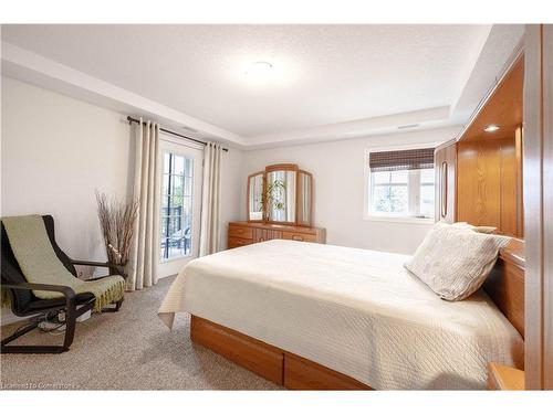 2C-255 Maitland Street, Kitchener, ON - Indoor Photo Showing Bedroom