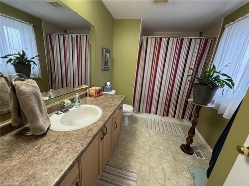 236 Oprington Place, Kitchener, ON - Indoor Photo Showing Bathroom