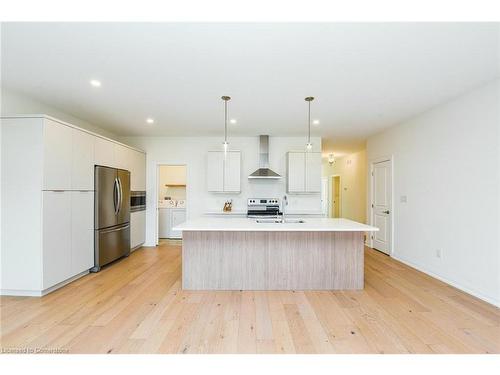 30-9150 Willoughby Drive, Niagara Falls, ON - Indoor Photo Showing Kitchen