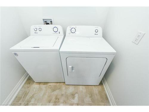 30-9150 Willoughby Drive, Niagara Falls, ON - Indoor Photo Showing Laundry Room