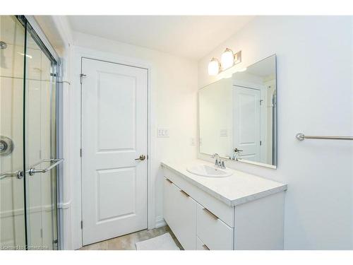 30-9150 Willoughby Drive, Niagara Falls, ON - Indoor Photo Showing Bathroom