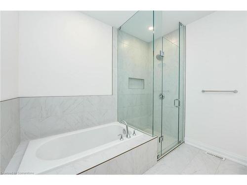 30-9150 Willoughby Drive, Niagara Falls, ON - Indoor Photo Showing Bathroom